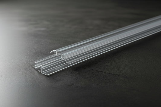 Clear plastic click joiner for connecting polycarbonate sheets
