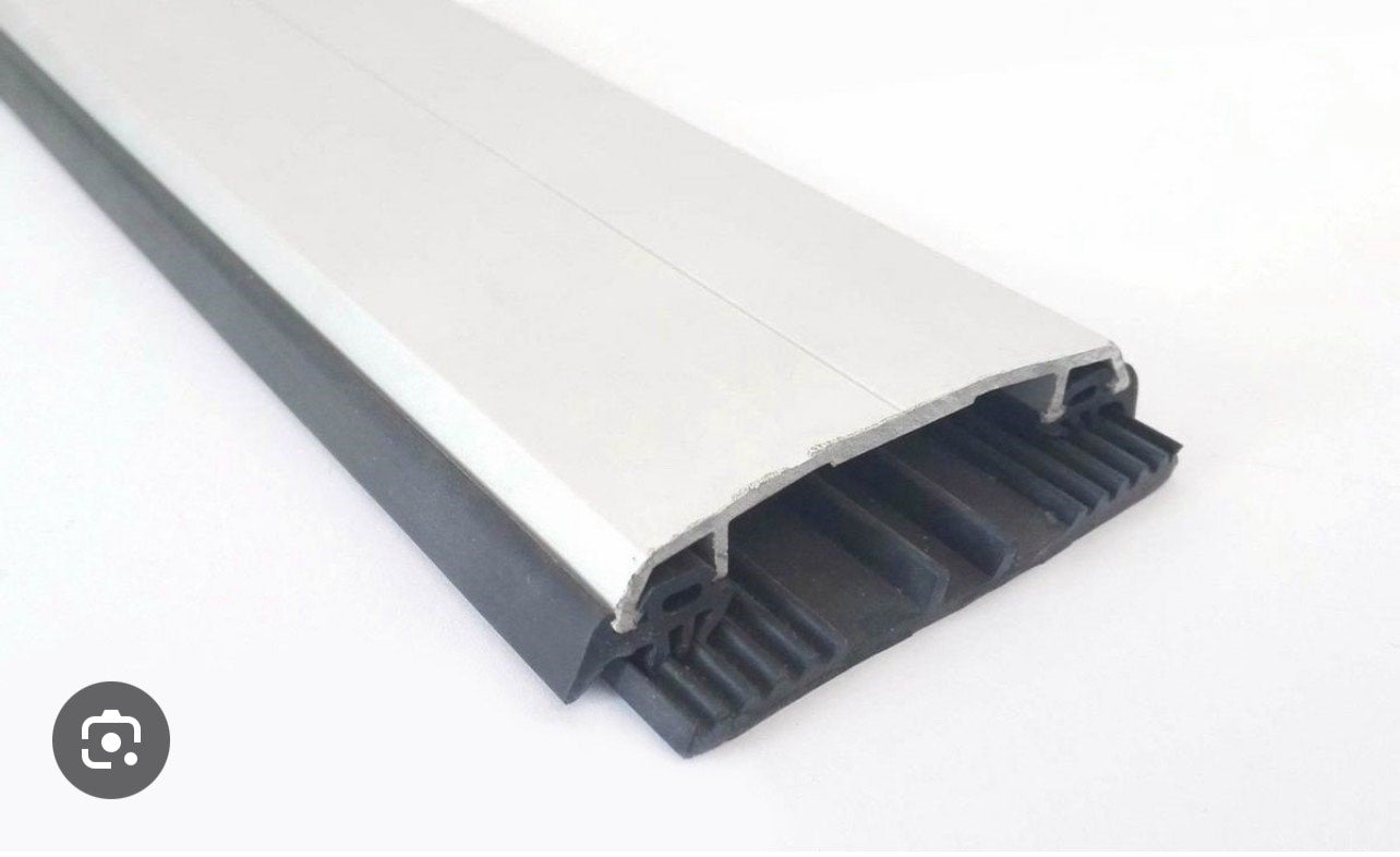 Aluminium joiner with rubber seals