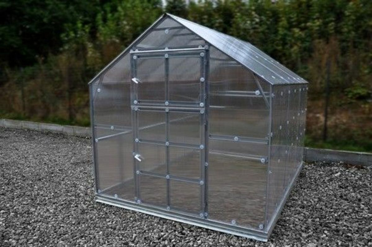 Polycarbonate Greenhouse "House" (6mm sheeting) Arches 50cm apart