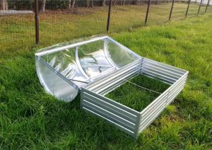 Raised bed with lid